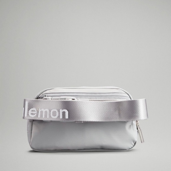 Lululemon Everywhere Belt Bag- Silver/White - Picture 3 of 8